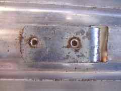 Genieteter Schutzblechhalter (Schutzblech-Innenseite)